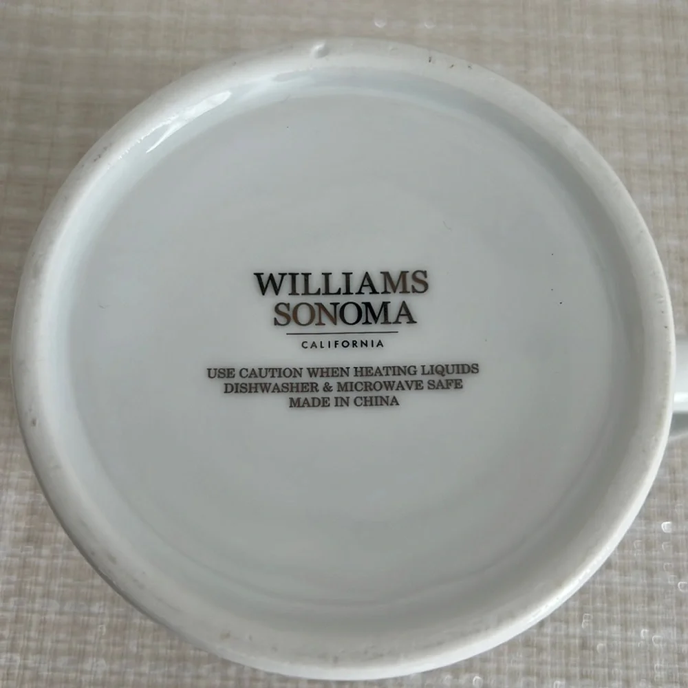 ☕️Williams Sonoma☕️Gold Monogram “K” Coffee Mug